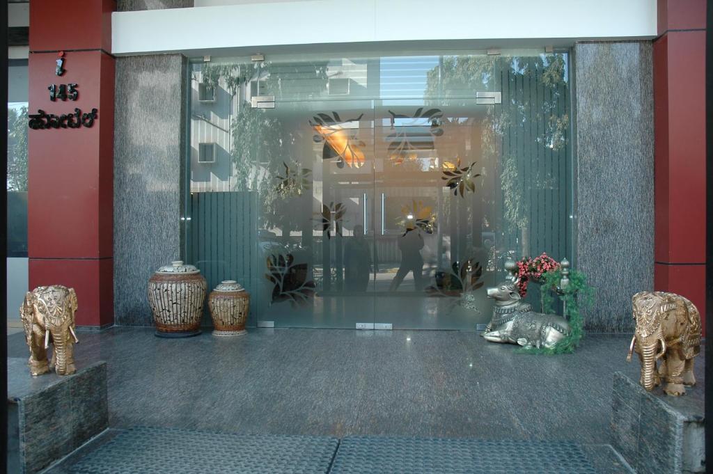 Istay Hotels Infantry Road Bangalore Esterno foto