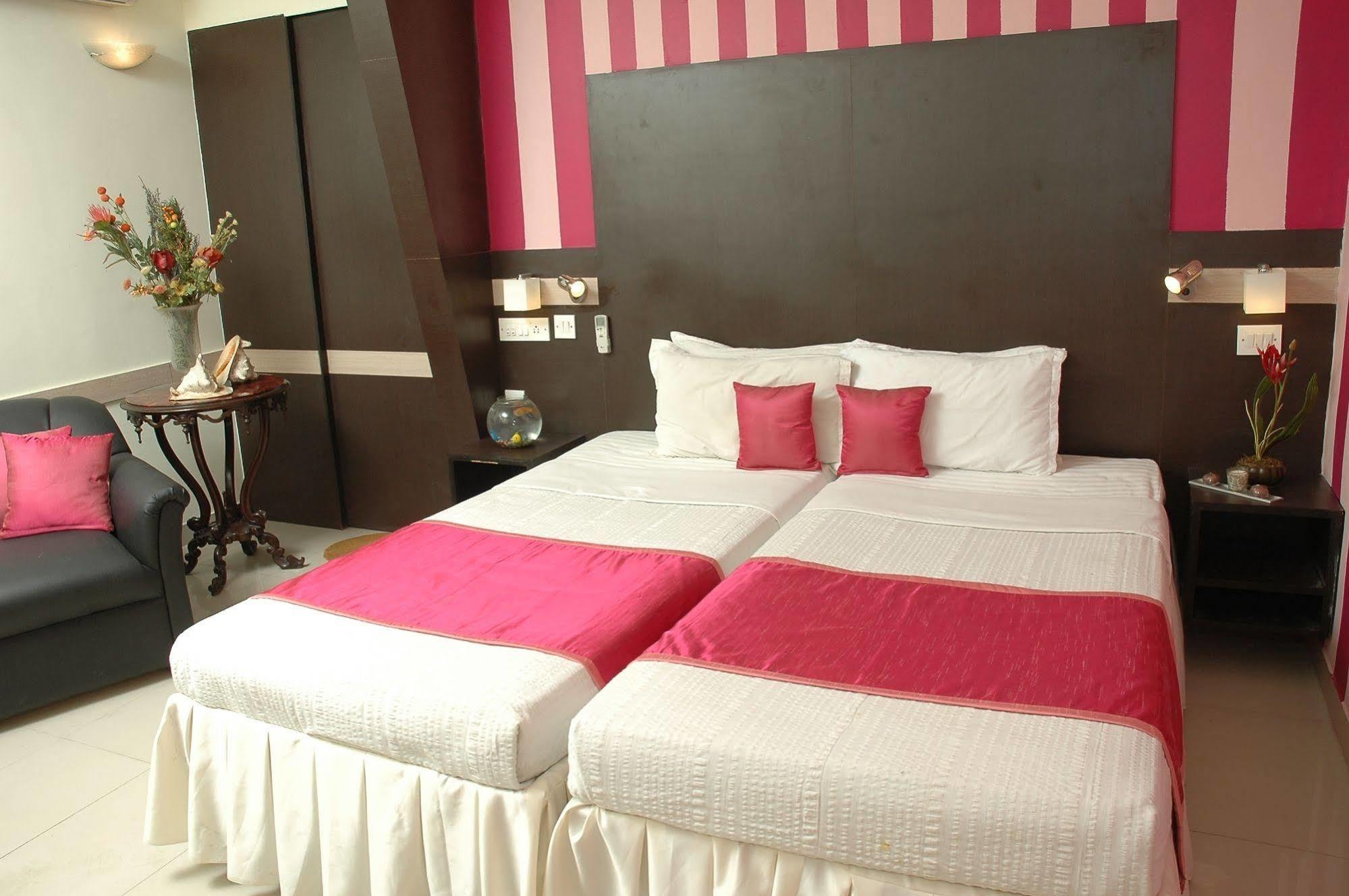 Istay Hotels Infantry Road Bangalore Esterno foto