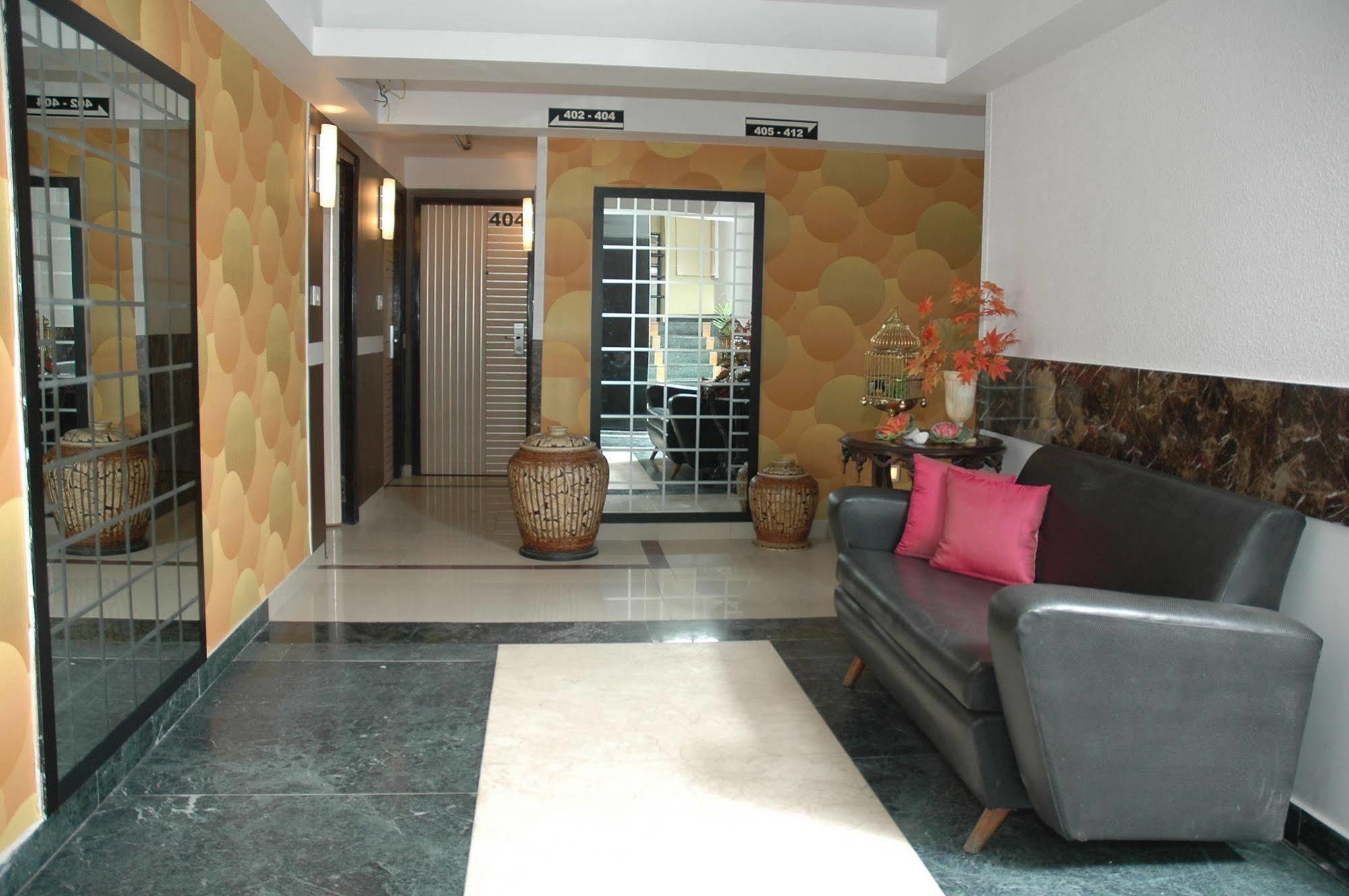 Istay Hotels Infantry Road Bangalore Esterno foto